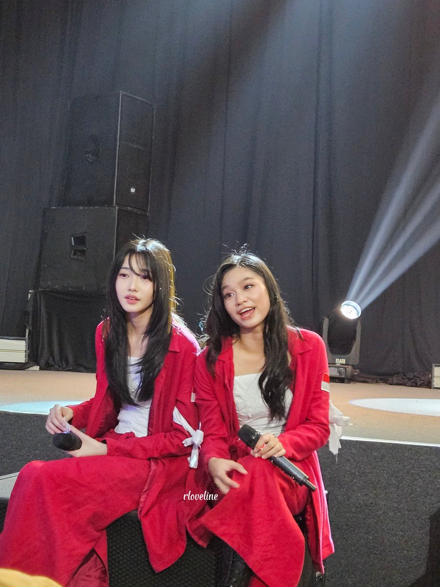 _rloveline's tweet photo. Jujurr ni orang dua ngerumpi mulu 😭😭😭 https://t.co/GLmGDL9lzY