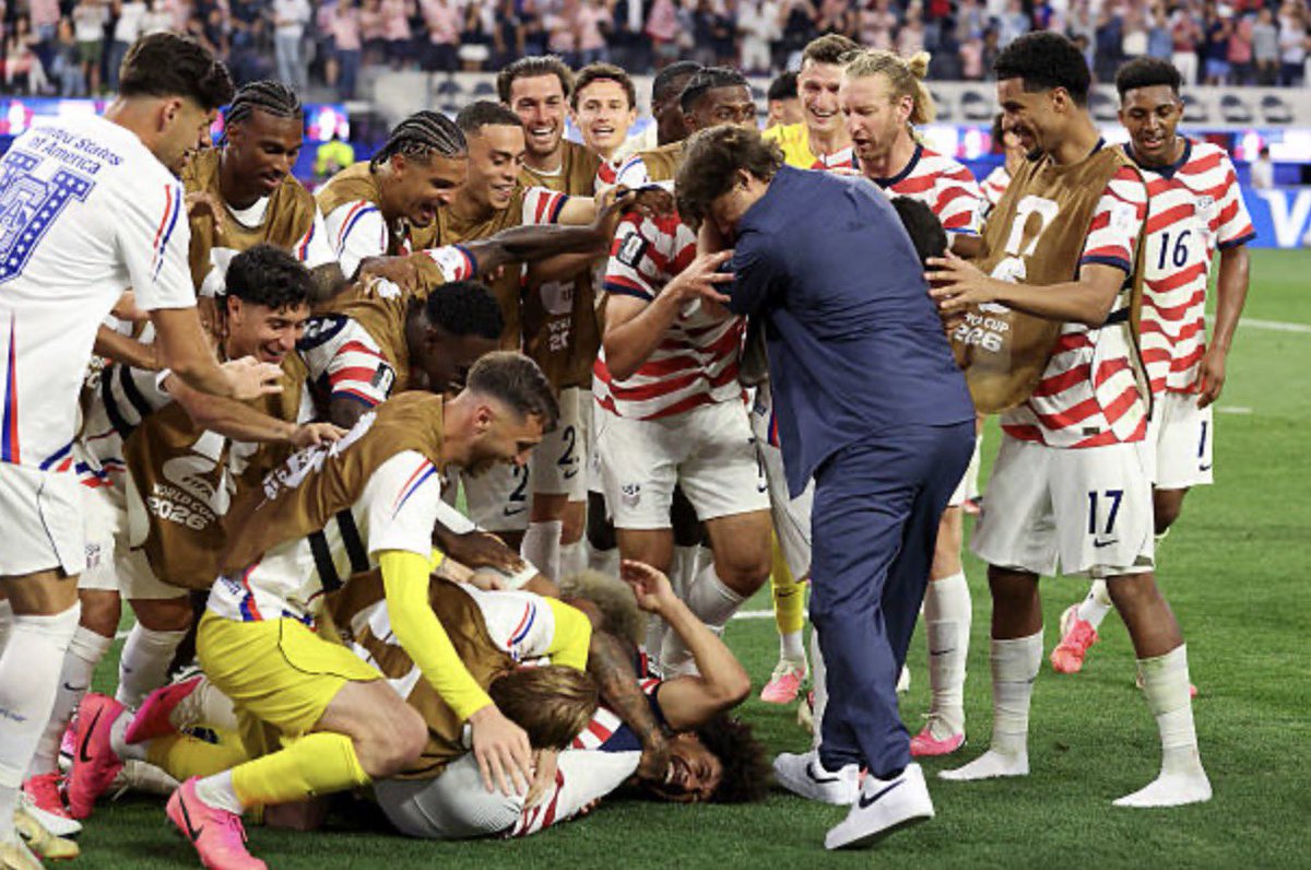 _captainpulisic's tweet photo. as far as I’m concerned this is all that happened this summer bye https://t.co/EiiMDQve7s