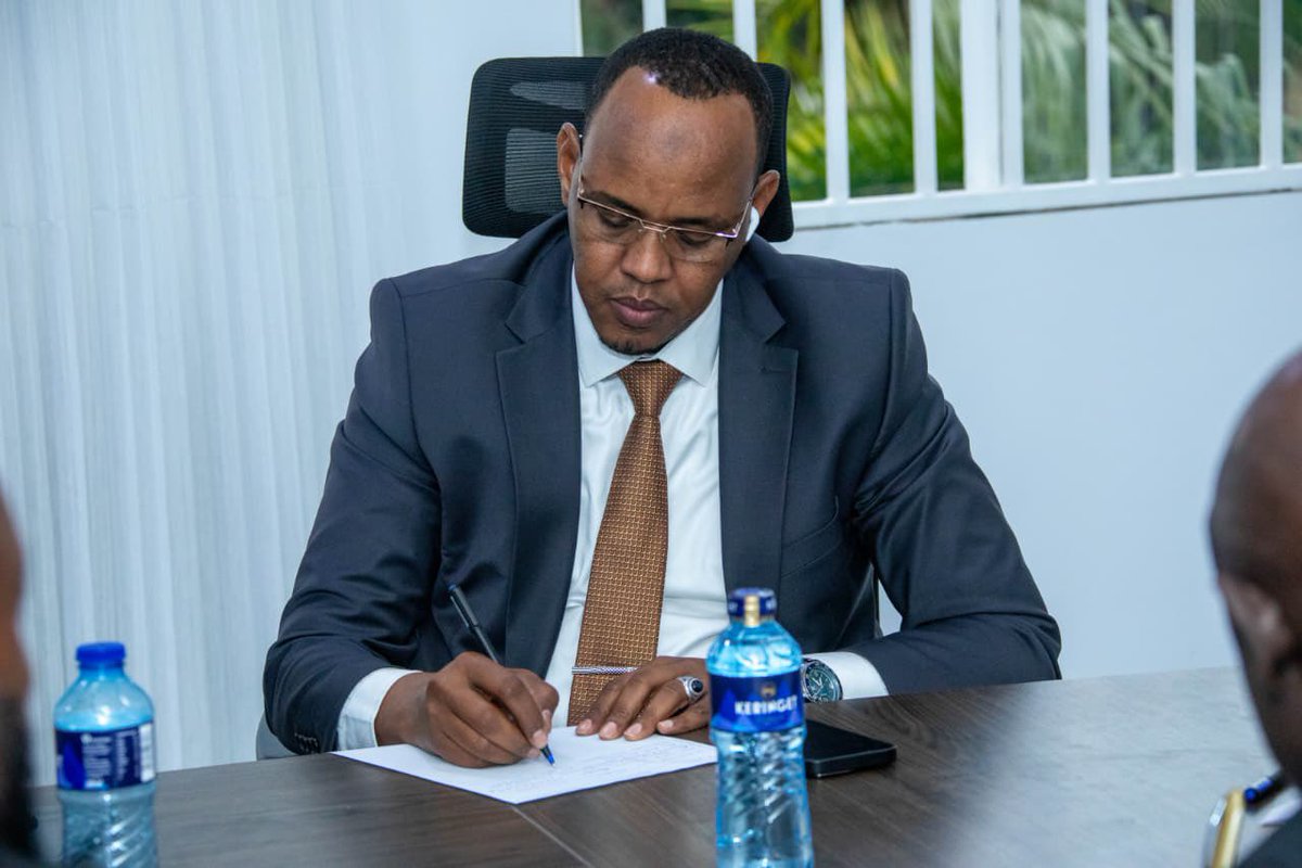 DrOburu_O's tweet photo. A beehive of engagements defined my day, underscoring our unwavering commitment to strengthening the ODM Party and engaging leaders from every corner of our country.

​I concluded the day's activities by hosting a vibrant delegation of leaders from the Northern Kenya Corridor, representing Marsabit, Isiolo, Mandera and Wajir counties. Our discussions focused on strengthening ODM grassroots structures, expanding party membership, and reinforcing the need for free, fair, and credible party nominations.

 I emphasized on ​transparent nominations remains a top priority in my leadership.

I reaffirmed to the delegation that institutionalizing credible party primaries is a lasting legacy I am determined to build for ODM.

 Together, we are building a stronger, more inclusive democratic movement.