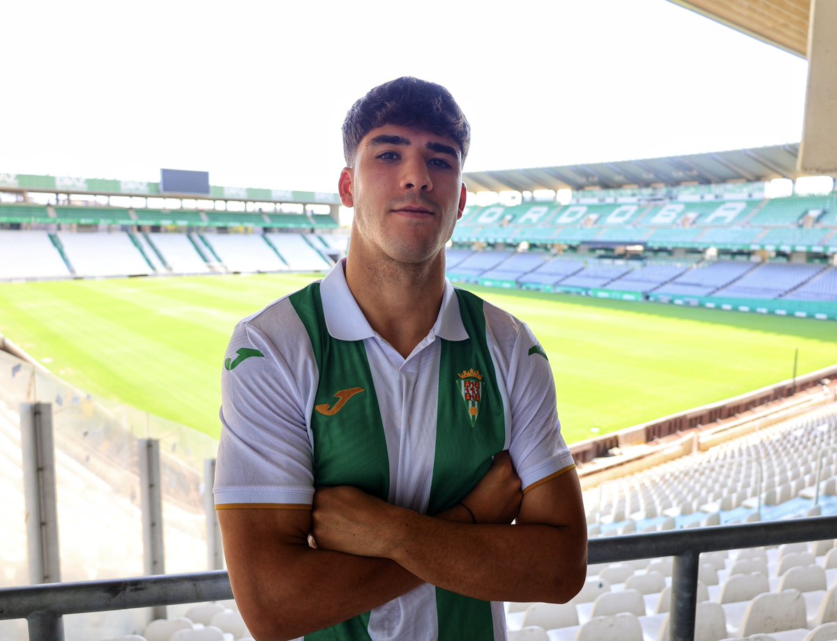 CordobaCF_ofi's tweet photo. 👌🏼 Pues no le queda nada mal la blanquiverde a Eder García 🤍💚

#EsParteDeTi https://t.co/XStcqQfP0a