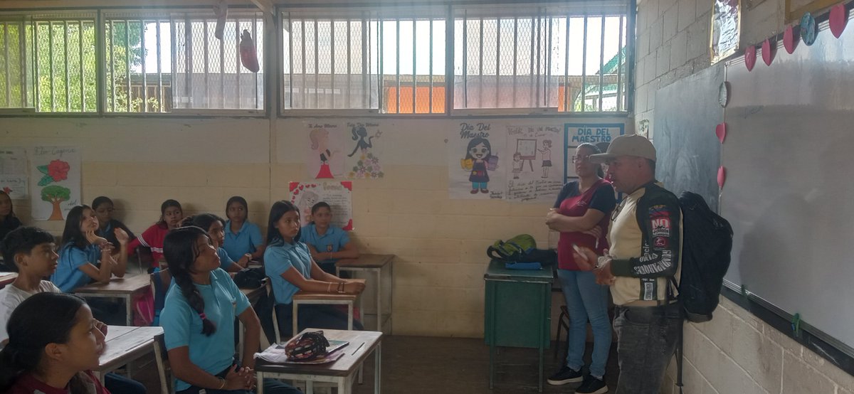 GUARDEAM's tweet photo. N°08-07-26 Promociones instituciones del macrosector El Ujano. Liceo Carmen Marlene Echenique de Tierra negra. Invitación a la Brigada de Parque del Este.
🌎*Curso de Guardaparques Voluntarios para jóvenes y adultos* 

*Duración* 6 meses. guardeamvenezuela@gmail.com https://t.co/FC3a5zy5Oy