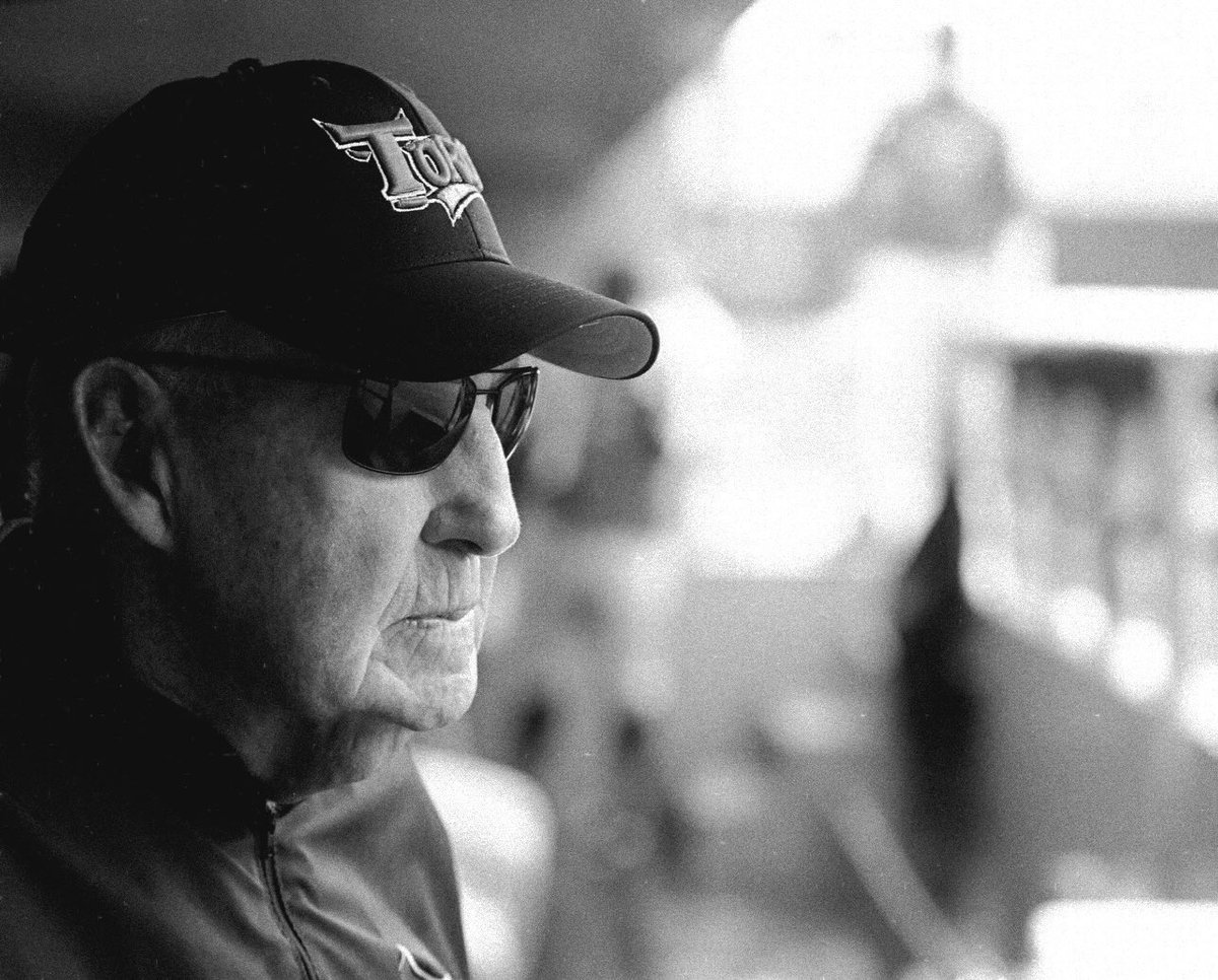 TorosdelEste's tweet photo. La familia de Toros del Este lamenta profundamente el fallecimiento de Phil Regan. Más que un hombre de béisbol, fue un ser humano ejemplar y parte de nuestro campeonato con la franela naranja. 

Descansa en paz, Phil. 🧡 https://t.co/0DuV3rv0r1