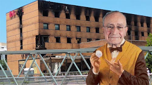 _ElObservador_'s tweet photo. ‘Hotel Ibis: la prueba del algodón’. Los bomberos de Málaga, que llevan más de nueve años en huelga, escriben sobre la alarmante falta de personal y el caos organizativo que sufre el Servicio de Bomberos
Por Encierro Bomberos de Málaga. @EncierroBombMlg
https://t.co/sdE7gcrH8G https://t.co/vPW8yFAayU