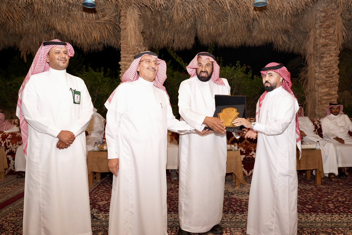 BUKVB's tweet photo. البكيرية تودع مدير مكتب البيئة والمياه والزراعة “الحربي”
https://t.co/MGeRRqO0Fe https://t.co/OikFxwrUs3