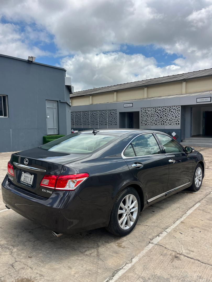 eniturn's tweet photo. Foreign used Lexus ES 350 
2010 model
2026 on custom 
1.3 million naira 😌 https://t.co/5rdxK4HWyE