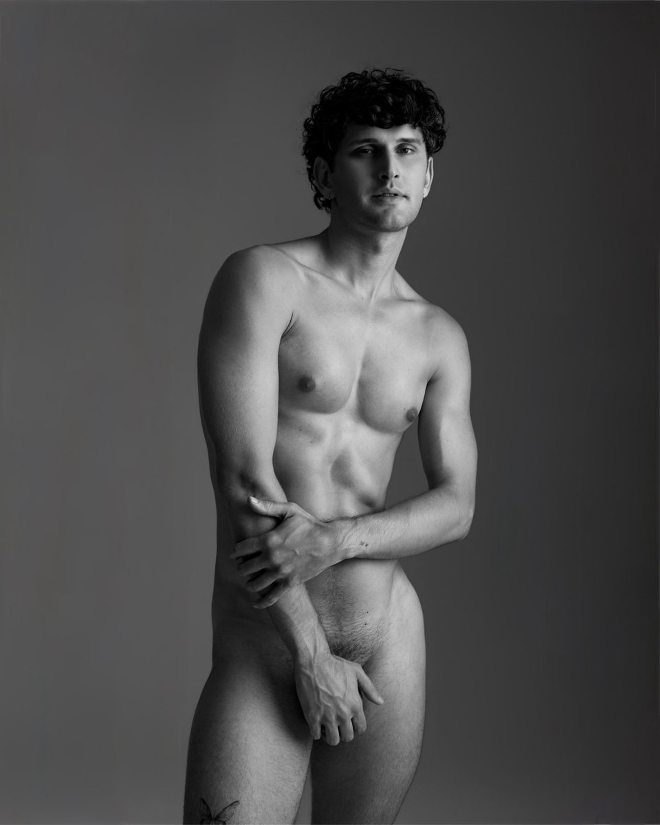 Ryt_On_Time's tweet photo. feeling in my skin these days #gaymodel #statuesque #malemodel #nudephotogrpahy https://t.co/QX143HoONe