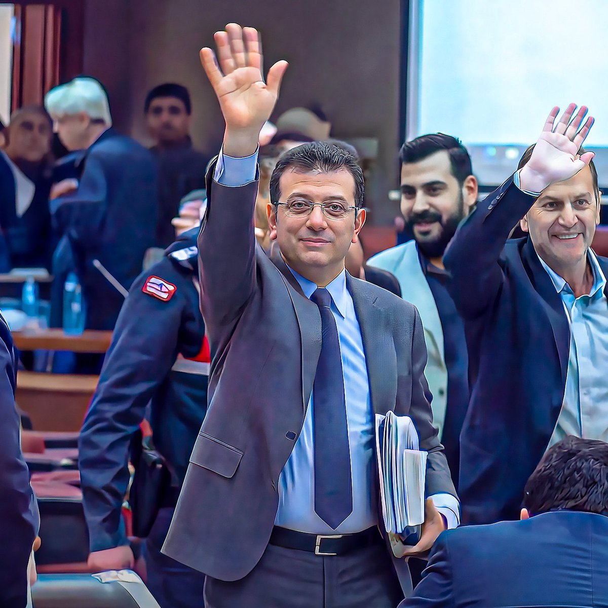 incecitayfa's tweet photo. Devlet gücüyle değil, milletin gücüyle burada dimdik ayakta! https://t.co/dLLZSnNwhz