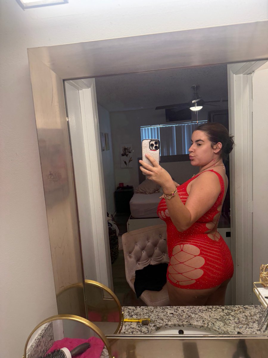 lizzyy tweet media