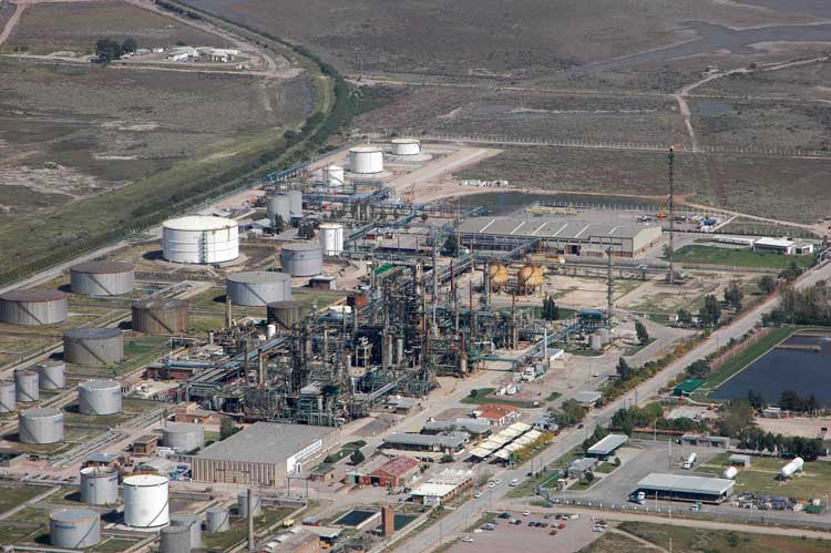 IWOficial's tweet photo. Refinería Bahia Blanca informa https://t.co/wjvUbDj1fy #Destacados #Industria #Locales https://t.co/vJWhNBBmIj