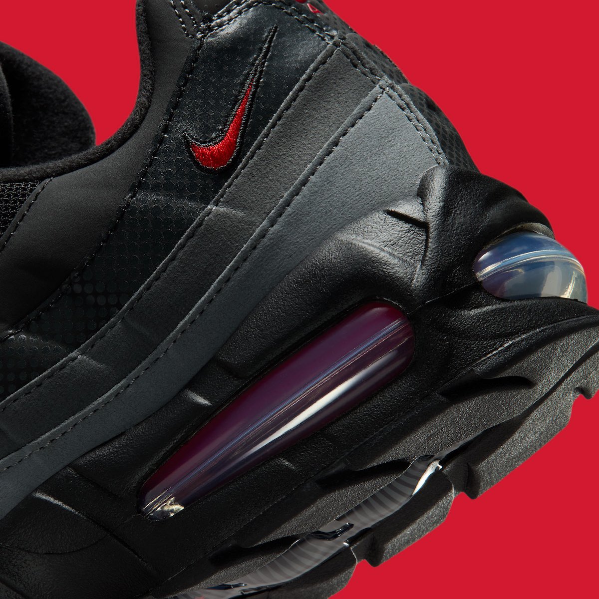 SBDetroit's tweet photo. New Air Max 95s 🖤❤️

DETAILS:  https://t.co/Rq4UA9DN4R https://t.co/3D6FQdfbyp