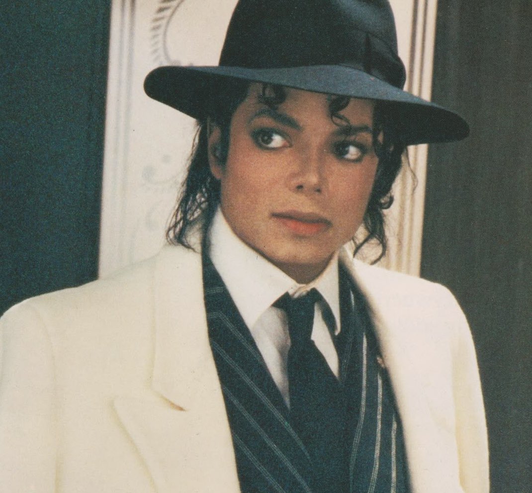 brvnaaa's tweet photo. im so hungry i could eat moonwalker 1988 michael jackson😍 https://t.co/pZKfETEsUr