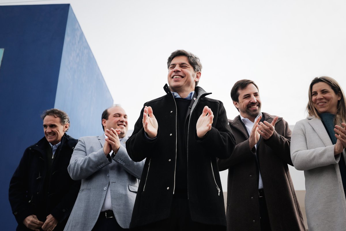 Kicillofok's tweet photo. Cada vez que venimos a Trenque Lauquen lo hacemos con la tranquilidad de concretar avances que mejoran la vida de todos sus vecinos.

Inauguramos un nuevo Centro Comunitario de Salud Mental para brindar una atención integral y acompañar a quienes lo necesiten en un área en la que el Gobierno nacional se desligó de sus responsabilidades.