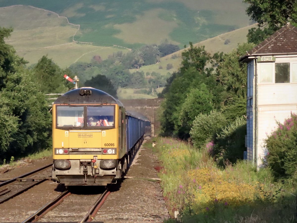 HiPa125's tweet photo. GBRf #Class60 60095 ‘Whernside’ hauling DC Rail 6L83 0459 Peak Forest D&C > Brandon Down Sidings through Edale #HopeValleyLine https://t.co/4njHWd0nFi
