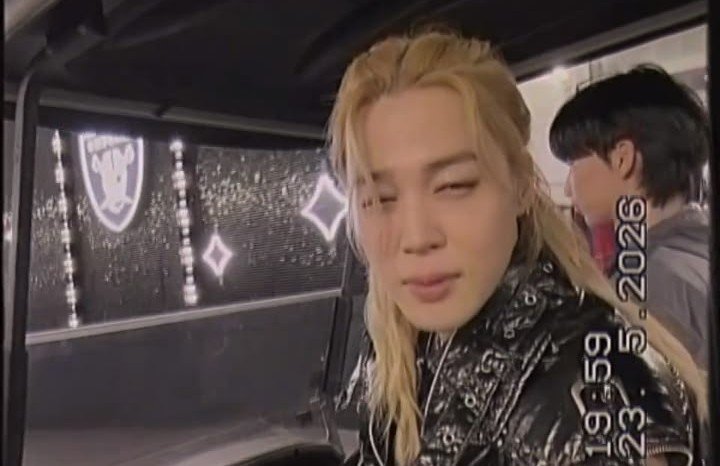 thejminie's tweet photo. these pics of jimin when he's literally that one blonde pretty girlfriend. https://t.co/DXfX5jU8K5