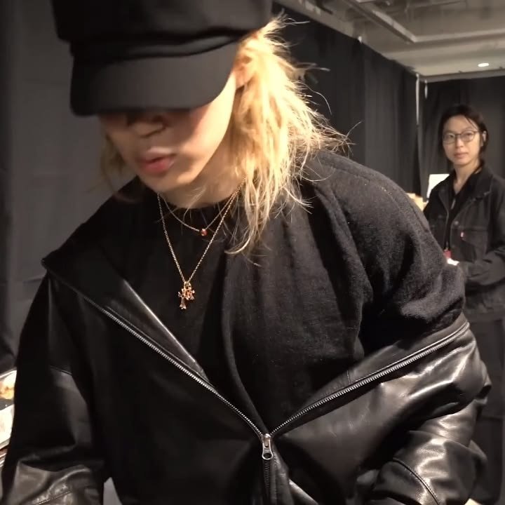 thejminie's tweet photo. these pics of jimin when he's literally that one blonde pretty girlfriend. https://t.co/DXfX5jU8K5