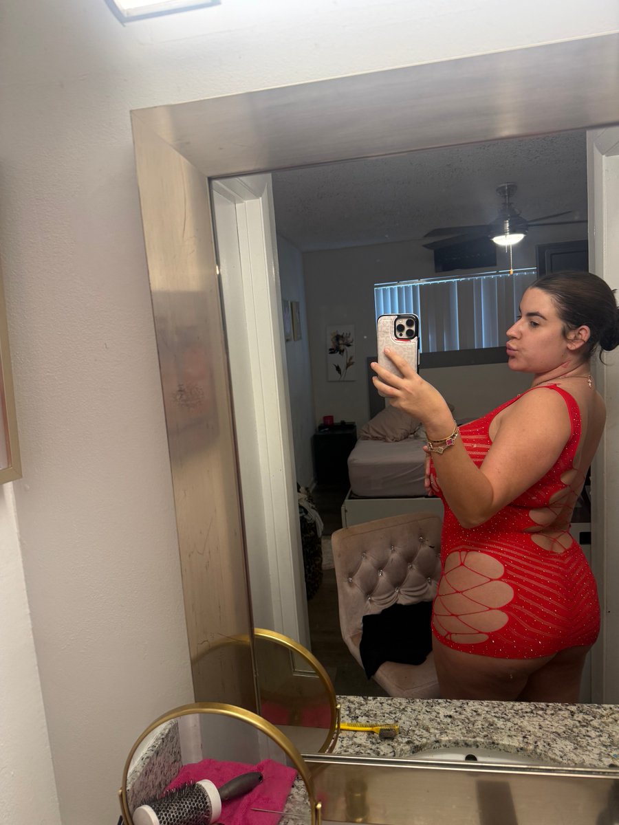 lizzyy tweet media
