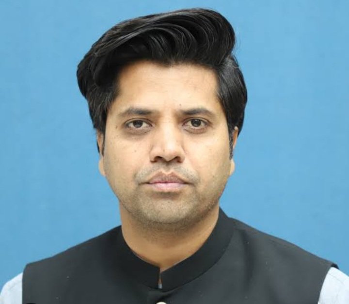 SaifSolicitor's tweet photo. 🚨🚨🚨 پورے قوم کا ایک ہی مطالبہ

اسٹیبلشمنٹ کے کہنے پر شفیع جان کو عمران خان کے ووٹر سے گھٹیا جھوٹ پر فورا عہدے سے ہٹایا جائے👇 https://t.co/AA6q2ghHy0