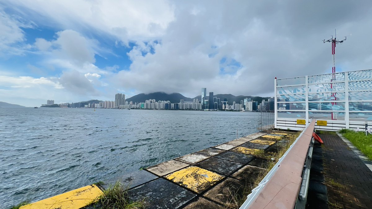 inkcake_osu's tweet photo. KaiTak Airport now（启德机场旧址） https://t.co/tK0wOYIMjD