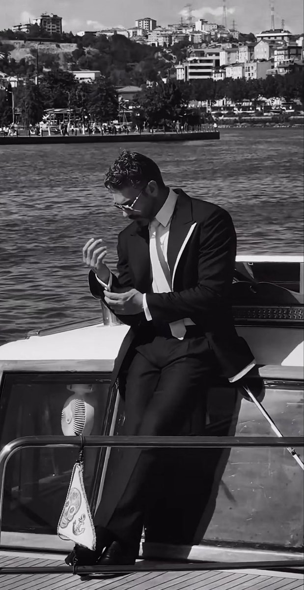 xoxoflavius's tweet photo. B&amp;W 
#ŞükCem #CemreGümeli #ŞükrüÖzyıldız https://t.co/lxgzAfqhoc