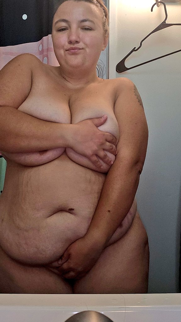 OtaylorsaurusO's tweet photo. Do you like stretch marks and a big belly?? 🤔🥺
♡
#chubby #bbw #fat #bigtits #thick #bigass #2xl #yearn #humpback #chubbygirl #kinky #fetish #porn #belly #bigbelly #stretchmarks https://t.co/U8QrD4PLQt