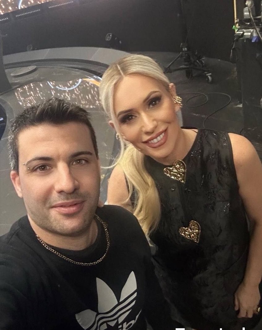 DimitrisEfraim's tweet photo. Backstage @mariabacodimou @opentvgr ο πιο αδύναμος κρίκος #opioadinamoskrikos https://t.co/zBfhER99Mm