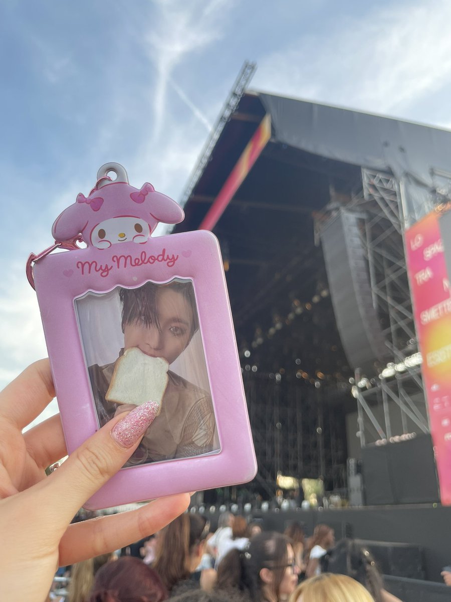 nobodylikehwa's tweet photo. #ATEEZatRockInRoma https://t.co/sH4cYOcSEk