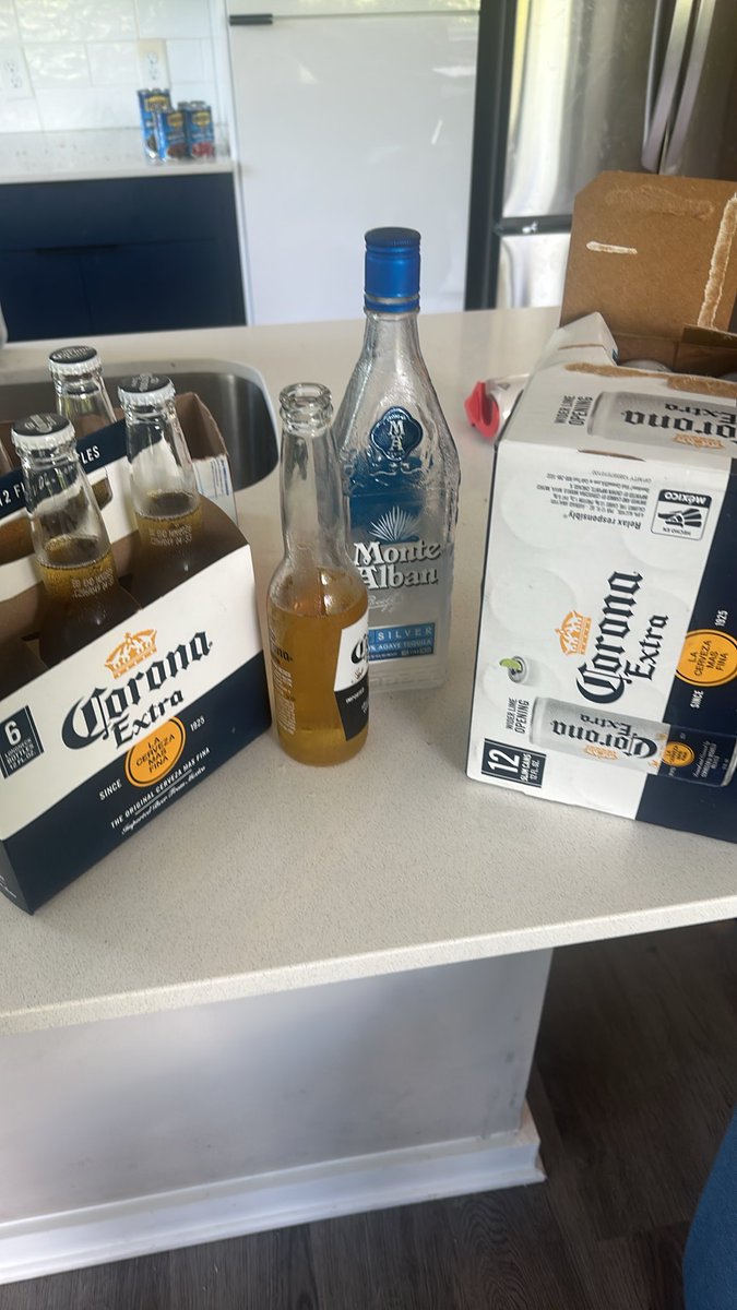 DerekTheGoon's tweet photo. Fire me up La Chona.🇲🇽 https://t.co/pbOw6GxWOy
