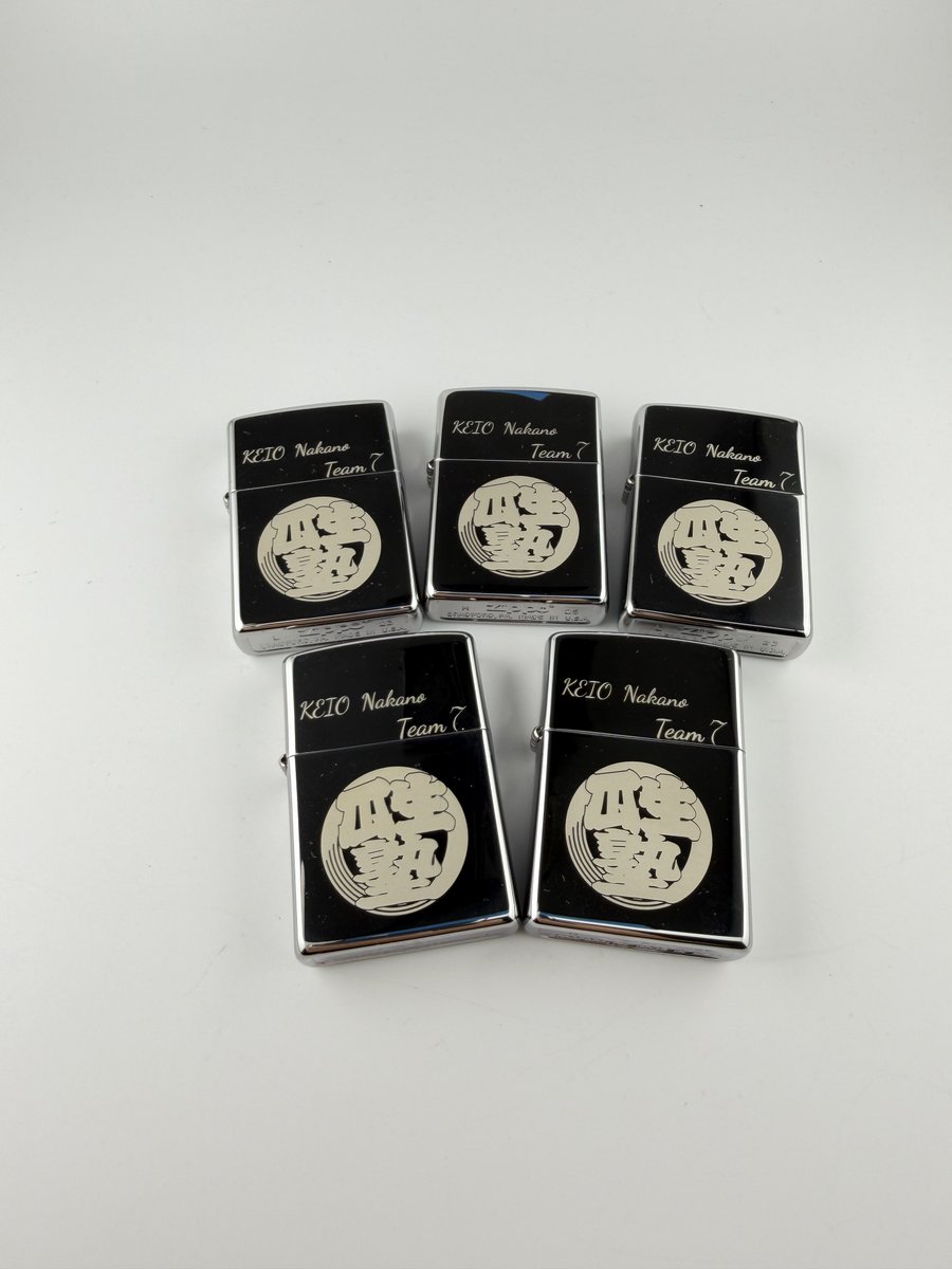 zippo_original's tweet photo. 🖤 漆黒のブラックZippoに金色のチームロゴ✨
KEIO Nakano Team 7
慶應中野チーム7
力強い漢字「慶應」
#Zippo #ジッポ #Zippoライター #慶應 #KEIO #Team7 #Nakano #学校記念 #チームロゴ #ブラックZippo #記念品 #メンズギフト #コレクション https://t.co/EcQacFqI4n