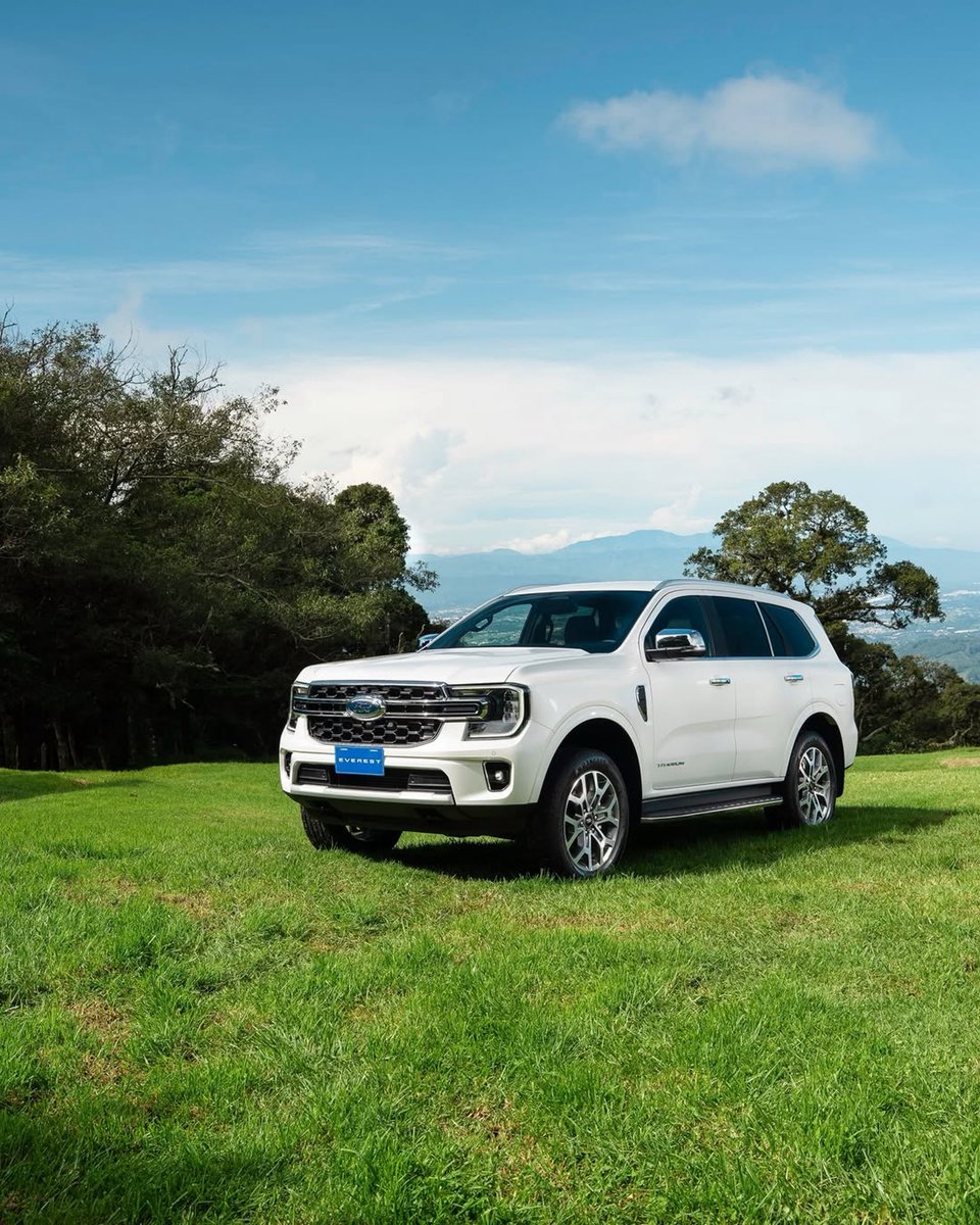 DistDavidFord's tweet photo. La Ford Everest ofrece espacio hasta 7 pasajeros, tres filas de asientos y la versatilidad que necesitas para que cada viaje sea más cómodo.

✔️ Desde $55,900 modelo XLT tela (ITBMS incluido)
✔️ 3 años de mantenimiento GRATIS
✔️ 6 modos de manejo
✔️ Tecnología Ford Co-Pilot https://t.co/sgkr0EFqov