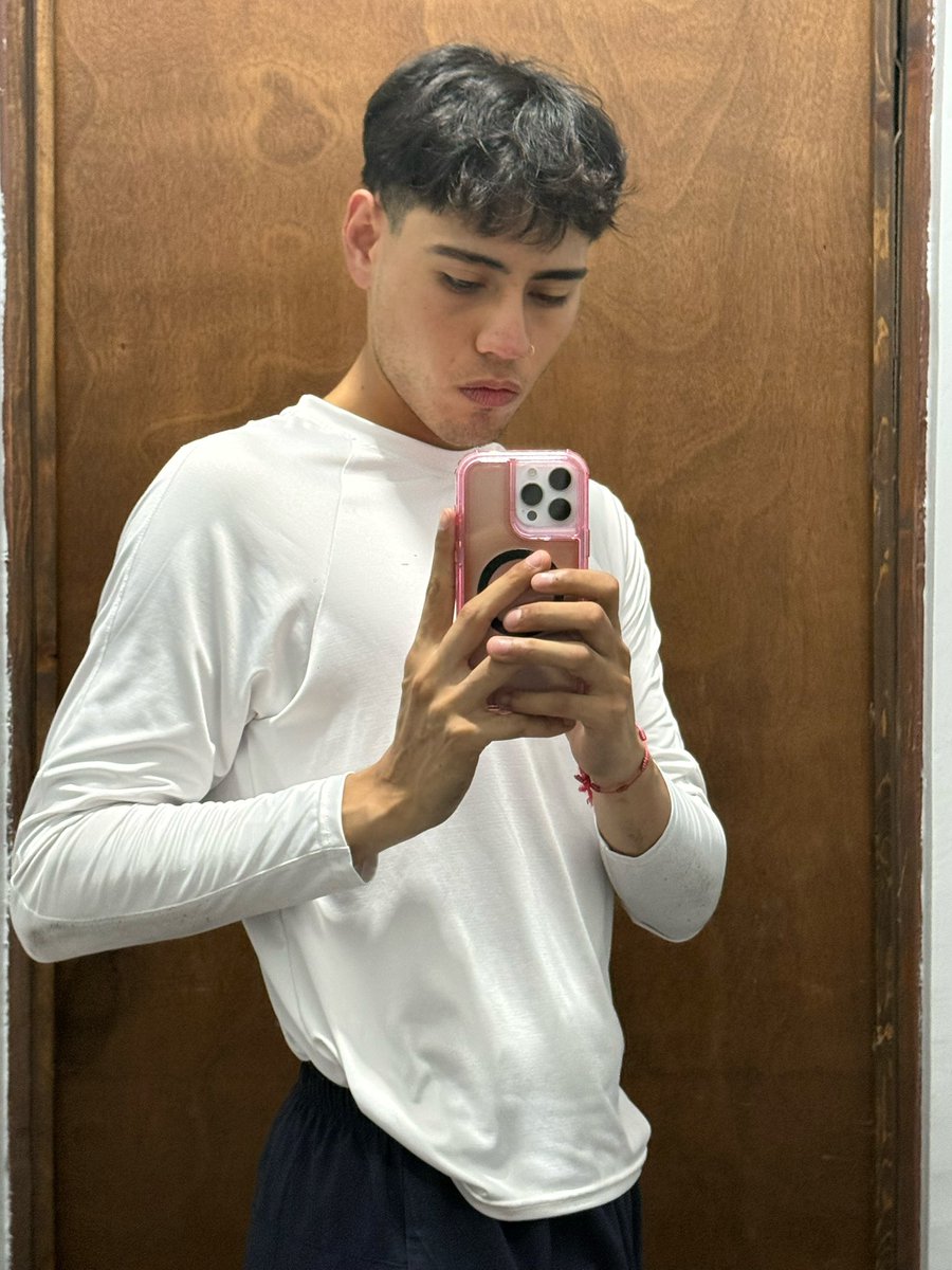 papieddieee's tweet photo. Que hacen? 🥸
#cdjuarez #gay 🍑 https://t.co/BXZy7Tt2u5