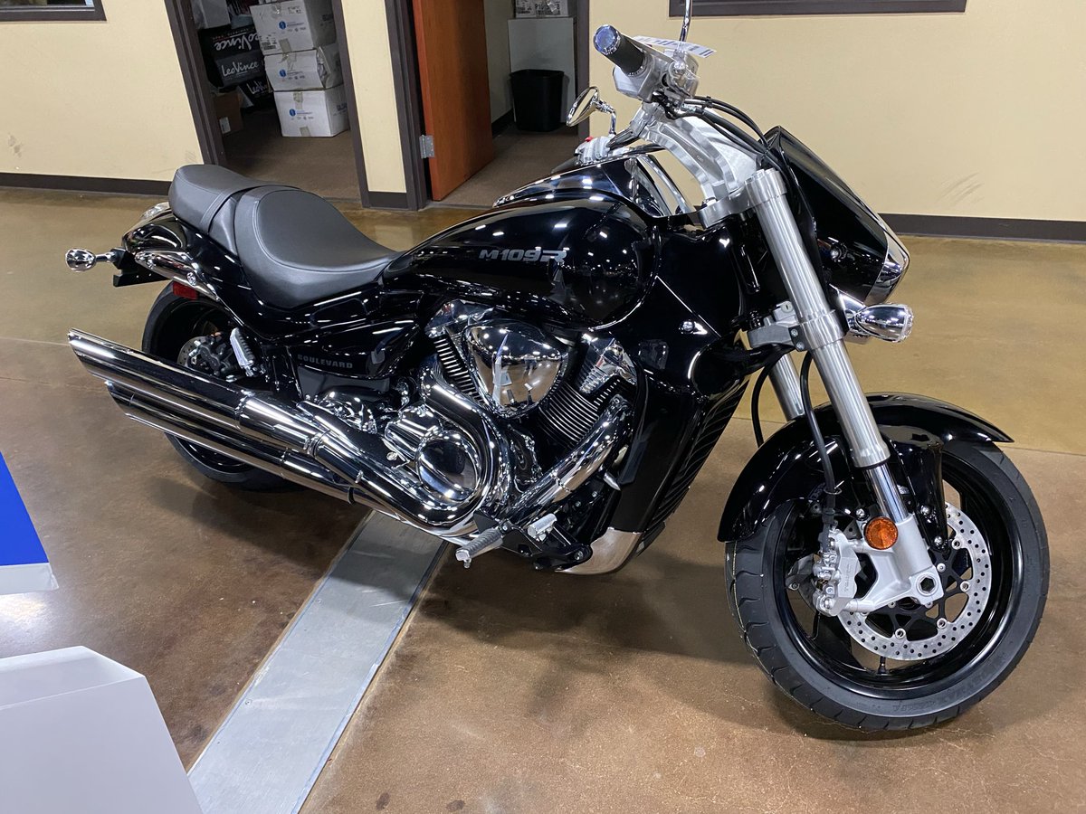 Moto_History's tweet photo. The Suzuki M109R is a super fast street V twin which will run with the best.  #suzuki. #fastcruiser. #cruisermotorcycle. #streetbikes. #hotbike https://t.co/aZuNvfasNf