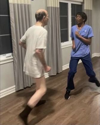 om999rr's tweet photo. @mocahliicious i’m over here fighting for my life..why are these patients swinging at me 😭😭 https://t.co/BHif1RV9sz