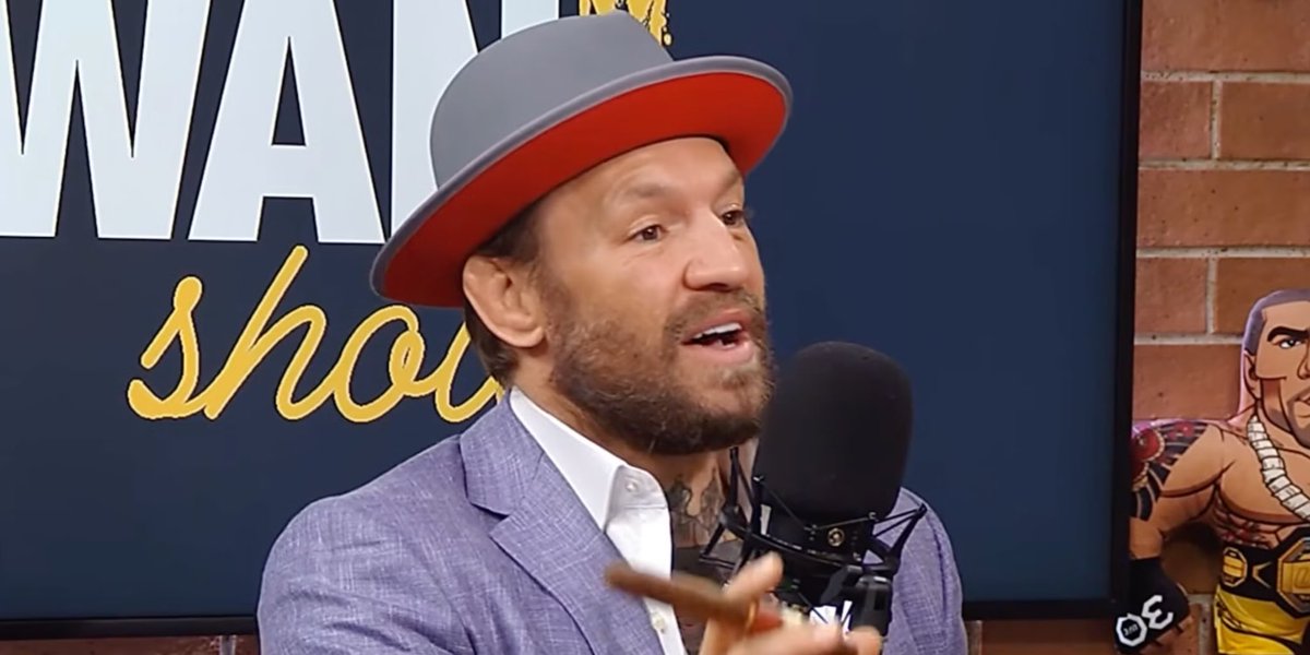 marcmma_'s tweet photo. 😳🇨🇮 Conor McGregor sobre su derrota ante Khabib Nurmagomedov 

“Tuvo una pelea contra mí cuando yo venía de bajarme de hacer cosas malas un yate. Estaba de fiesta sin parar y estaba hasta arriba de problemas judiciales.

Llevaba dos años sin pelear. Vuelvo, hago cuatro asaltos con este tipo y, además, tenía el pie roto desde tres semanas antes del combate.”
