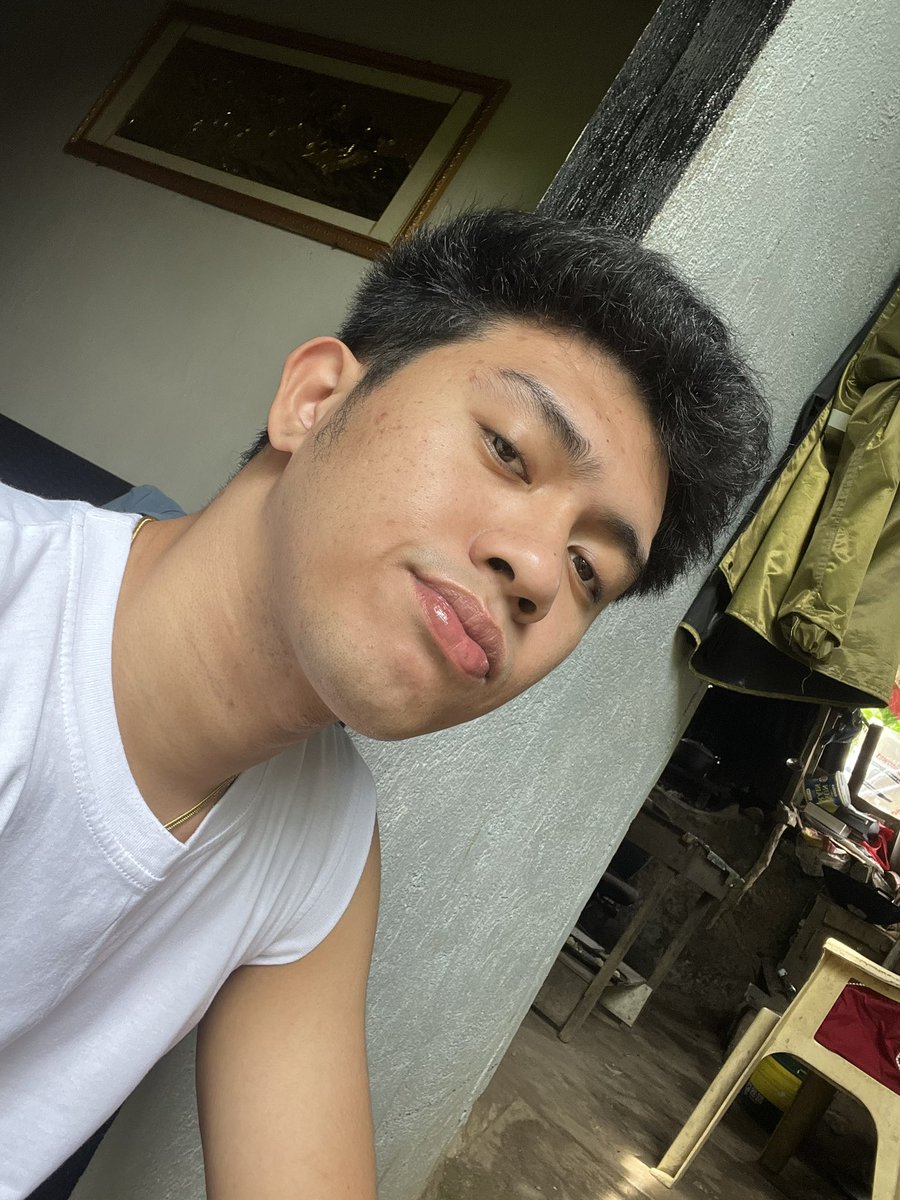 Zion_Levii's tweet photo. hire massage po? https://t.co/wcAtoj3l1d