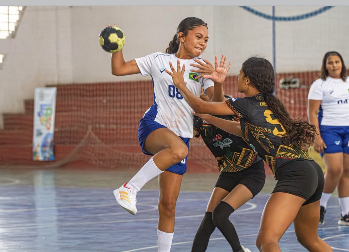oficialfedepe's tweet photo. Em Petrolina, cada partida foi marcada pela intensidade de quem se preparou para estar aqui, pela força de quem representa sua escola com orgulho e pela determinação que move o esporte escolar pernambucano. ✨💙. 

#JEPS2026 #FEDEPE https://t.co/kgcteWG0u6