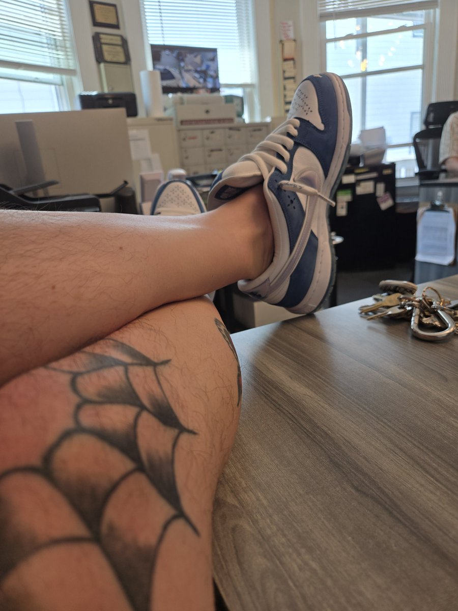 xero617's tweet photo. #kotd #yoursneakersaredope #snkrsliveheatingup #Nike @Nike @nikestore @nikesb #dunksondeck #Dunksfordays
Office kicks...... https://t.co/qA4i25tSBB
