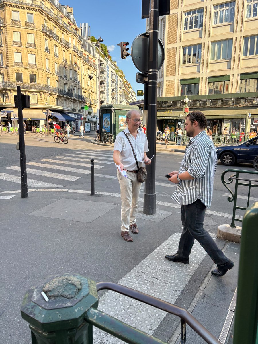 HorizonsParis12's tweet photo. Ce soir sur le terrain #Paris12 pour @EPhilippe_LH ! L’intérêt de nos enfants sera la boussole du nouveau quinquennat. #AvecEdouard 
Mobilisons nous ! 

@Benoitpernin @mseingier12 @PierreEhl @DgCourtois @JulieBoillot @HorizonsParis @Avec_Edouard @sanchezarnaud https://t.co/zc0H4xxbIm