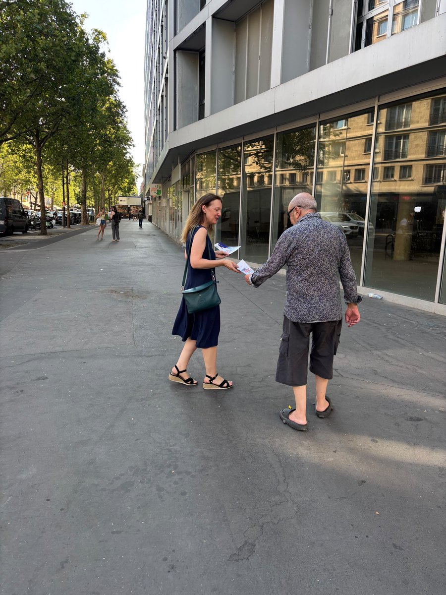 HorizonsParis12's tweet photo. Ce soir sur le terrain #Paris12 pour @EPhilippe_LH ! L’intérêt de nos enfants sera la boussole du nouveau quinquennat. #AvecEdouard 
Mobilisons nous ! 

@Benoitpernin @mseingier12 @PierreEhl @DgCourtois @JulieBoillot @HorizonsParis @Avec_Edouard @sanchezarnaud https://t.co/zc0H4xxbIm