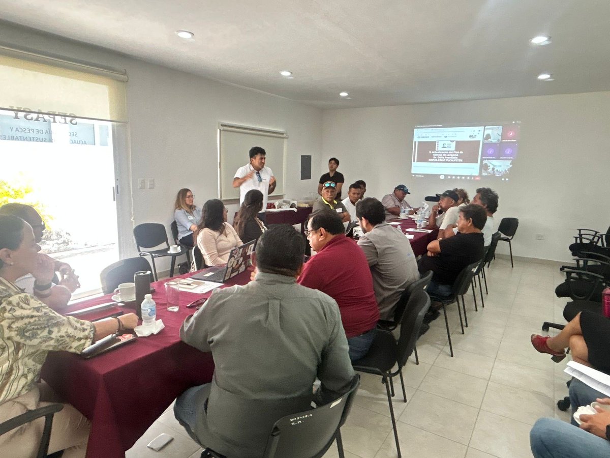 Conapesca's tweet photo. Representante de Conapesca en el estado de Yucatán participó en la instalación del comité para el manejo y ordenamiento de la pesquería de langosta en Yucatán, junto con autoridades de gobierno e integrantes del sector pesquero. https://t.co/CBHvYTtih3