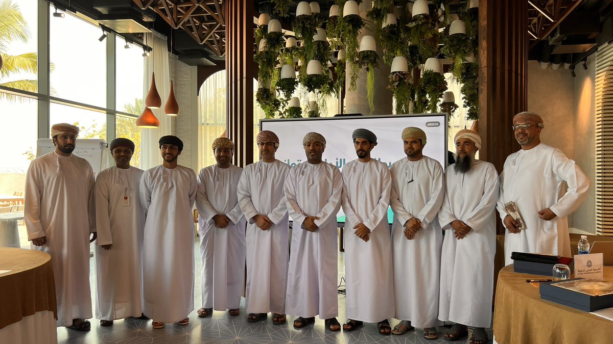 lamk77's tweet photo. حين يتحول التخطيط من اجتهادات إلى منهج، تصبح الاستراتيجية أكثر وضوحًا والأداء أكثر قابلية للقياس.

سعدت بالمشاركة في ورشة «بطاقة الأداء المتوازن»، التي نظمتها وزارة الصحة بالتعاون مع أكاديمية السجى الدولية @Asajaa2018 ، ضمن مسار تطوير المعرفة في التخطيط الاستراتيجي وربط الأهداف بالمؤشرات والمبادرات، وتحويل الاستراتيجية إلى نتائج قابلة للقياس والمتابعة.

تجربة معرفية عززت قناعتي بأن جودة التخطيط تبدأ من وضوح الاستراتيجية، وتتكامل بفاعلية التنفيذ، وتُثبت قيمتها بالنتائج والأثر.