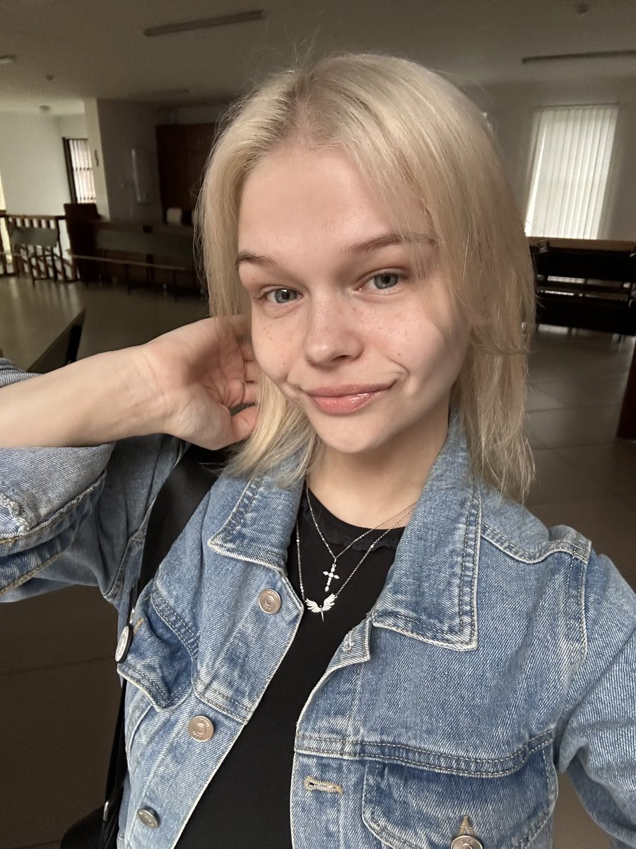 Dashulyaa1's tweet photo. It's Wednesday, and I was at church :3 
I had such a great time with the pastor. 
I listened to the choir sing, it was quite funny. 
When I was a teenager, I also sang in the church choir. 😇
Then I went for a walk in the rain, I hope I don't get sick 🥰 https://t.co/f0bmaCzCkN