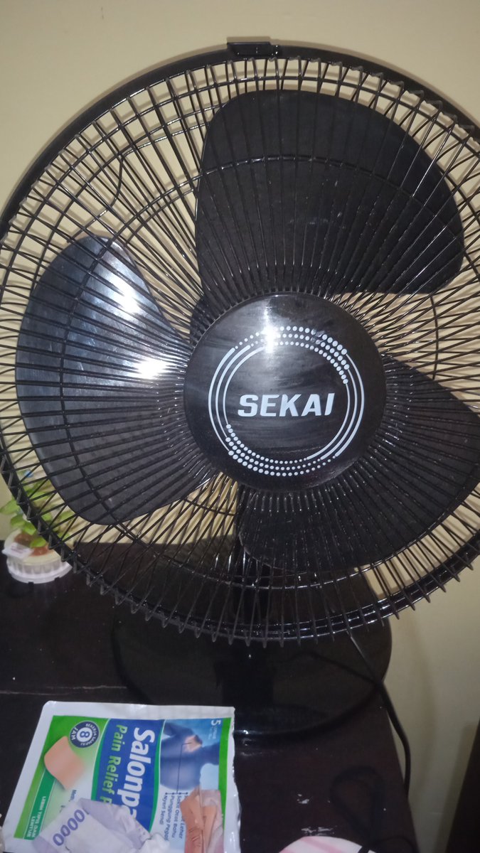 chikinmoo's tweet photo. -kacamata Heykama Chowa 130k
-Tumblr Mr Diy 40k
-BOTOL MINUM JUMBO 15k
-Novel Lemon Trees 70k
-Novel Keajaiban Toko Kelontong Namiya 55k
-Novel BUTTERFLIES 25k
-Novel Laut Bercerita 50k
-Novel 00.00&amp;01.00 40k
-Toples 7k
-Tas Moosdoom 65k
-Molto Moning Fresh 15k
-Sweater Pink 25k https://t.co/BXKkLyDyuX