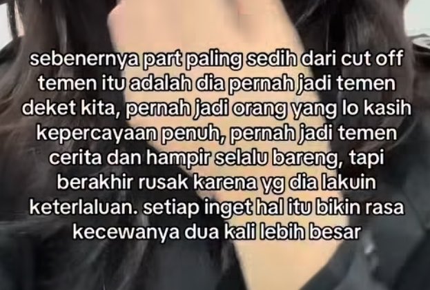 wwinies's tweet photo. Ada orng ngelike ini dan keknya emng buat circlean kami (udh ga deket sama dia). 
Kami semua marah krna dia jalan berduaan sama cowo orng (lebih dari 1x). Mereka sampe putus dan dia malah jadian. temen kampusnya ngedukung. Gua smpe blg klo dia pelakor. https://t.co/FafKNFuxq4