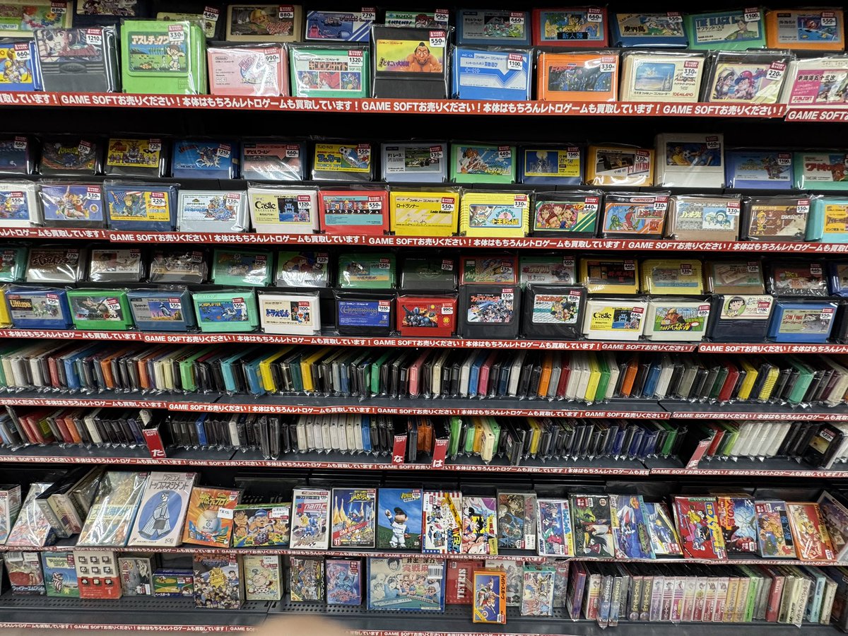 okamuretrogames's tweet photo. 1.5時間かけて弾丸で行っちゃった！
各店舗20:00閉店までの持ち時間1時間半でまわれるだけまわりましたー✨

このお店は初めてで実は「ゲームあったらいいな」くらいに思ってたけどめちゃくちゃ行ってよかった😭✨
また行く！

#レトロゲーム https://t.co/j4f1KD2wxG