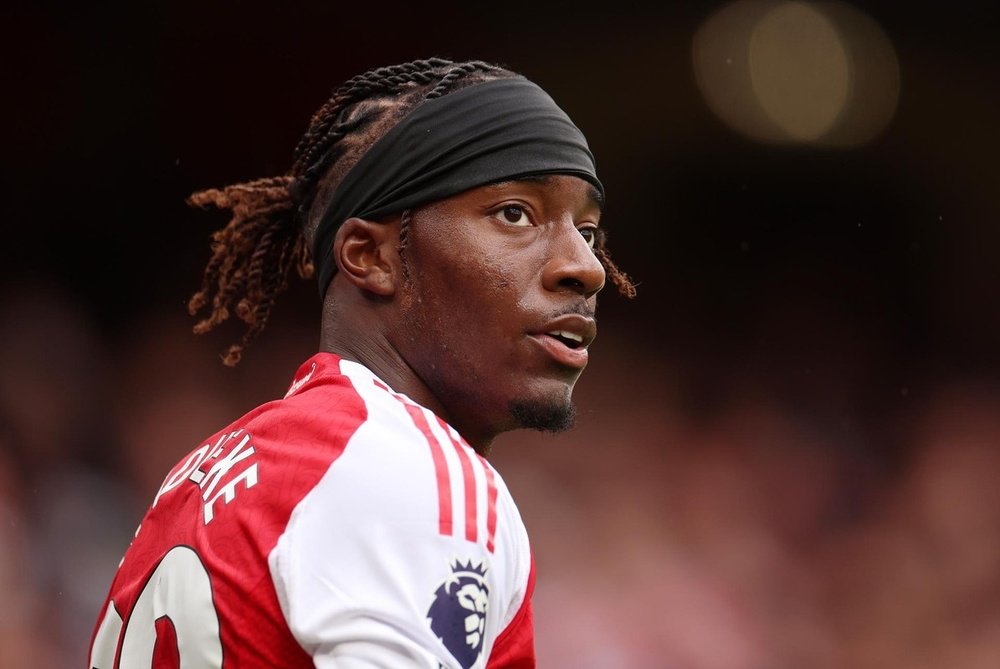 Cfc_Kemboi's tweet photo. ✅Arsenal Fans 🗣️ : No Chelsea player can start for our club , Noni Madueke now benches Bukayo Saka.

✅Real Madrid fans 🗣️ : No Chelsea player can start for our club ,Marc cucurella on his way to be the main man at the left back.

✅Manchester united Fans 🗣️: No Chelsea player can start in our club : Andrey Santos on his way to bench kobi mainoo.