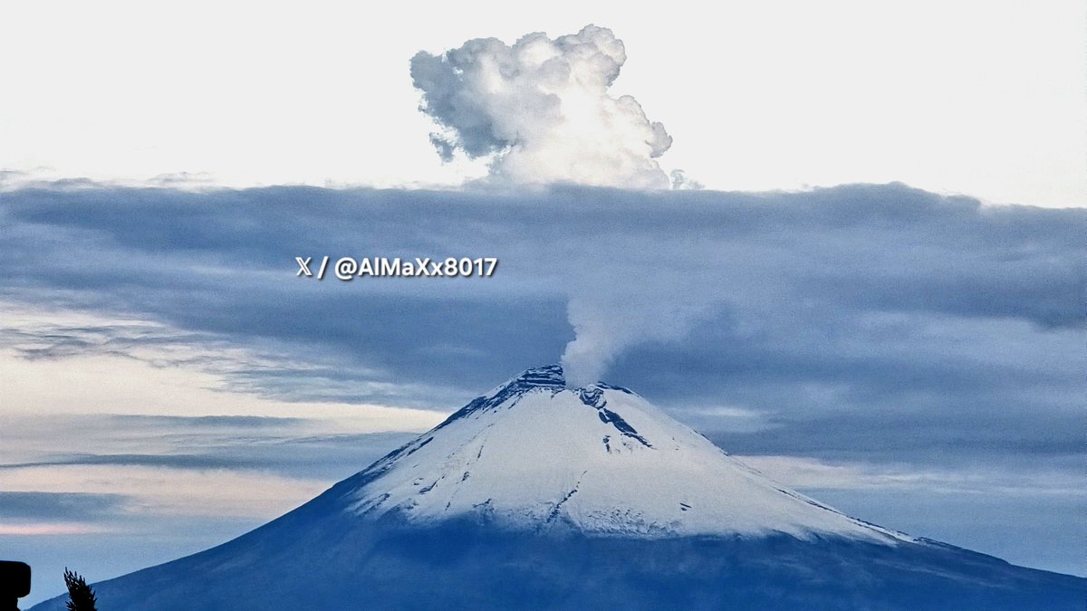 AlMaXx8017's tweet photo. #Popocatepetl 
#Iztaccíhuatl
#LaMalinche [Matlalcuéyetl]

❄️Vistos esta mañana desde la ciudad de #Puebla con pinceladas de aguanieve - nieve. 

08.07.2026 https://t.co/r2JrcWXU1R