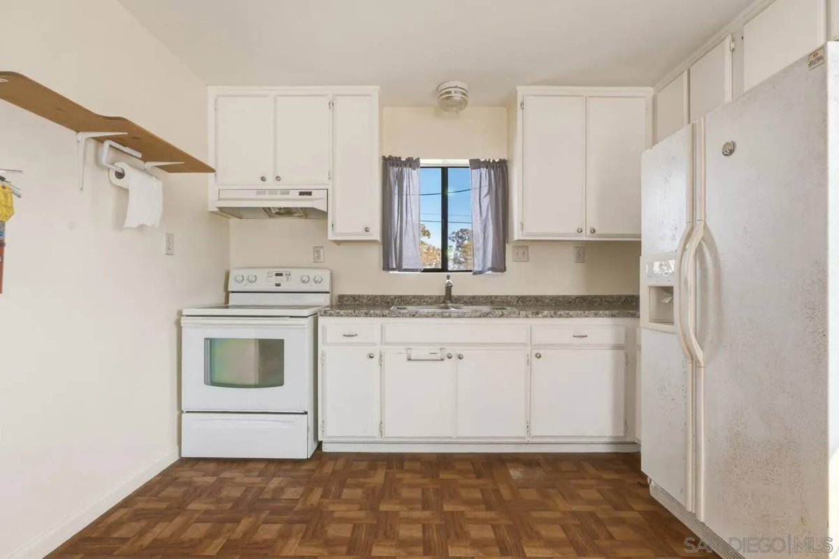 RamonaRealtor4U's tweet photo. FIXER! 2 homes on 1 lot with endless potential! 🛠️ Zoned multifamily on .72 acres.🏡 Main home: 4BD/2BA (1,508 sf)🏡 2nd permitted home: 2BD/1BA (640 sf)—ideal rental or multi-gen living!🚶 Walking distance to shops &amp; dining. Perfect investor opportunity to add value at $795k! https://t.co/ElXWrxtu5W