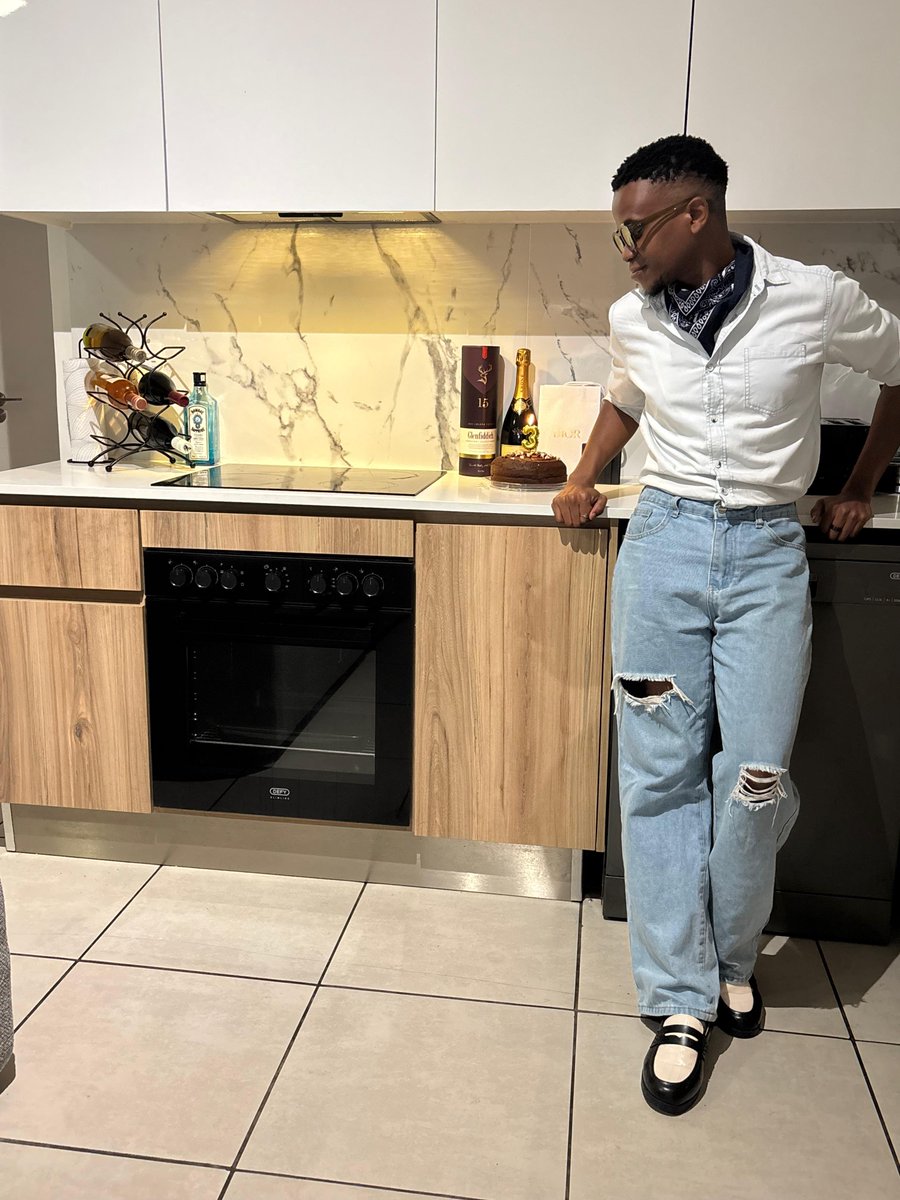 Mkvokwana's tweet photo. Season 3, episode...
#mkhomazidiary #gqalane #birthday https://t.co/Sm4G4mykJt