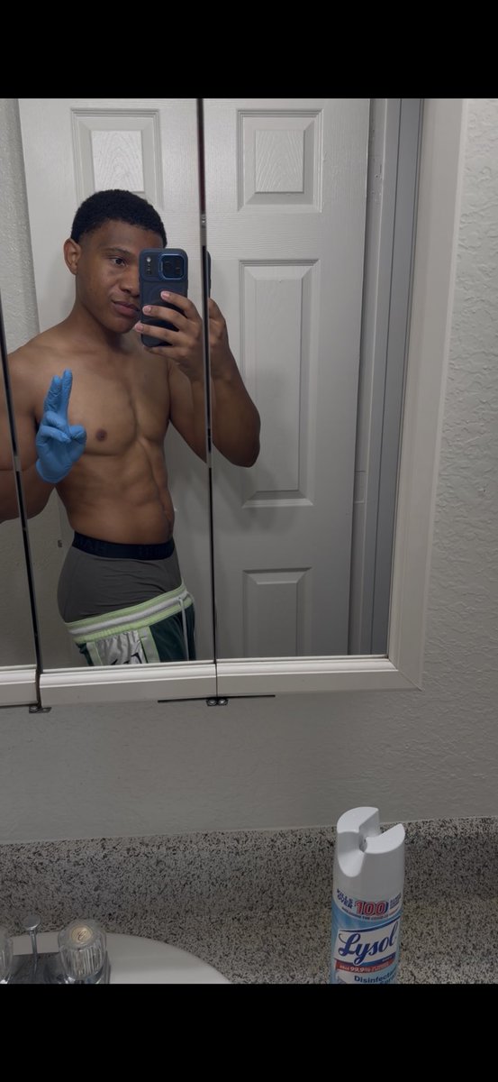 so_itslynn's tweet photo. Hey maid  🧹🧺🧼 https://t.co/LP8Gfhhrge