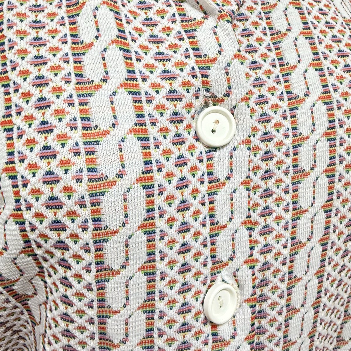drpepperbabe02's tweet photo. Vintage handmade mod dress from the 1970s? Yes please! A unique one of a kind dress in a fun cream and rainbow pattern. This one won’t last long 

https://t.co/znBM7iRb4e https://t.co/SskslWc5yl